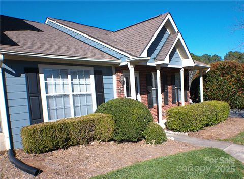 Photo of 9112 Four Mile Creek Road, Charlotte, NC 28227 (MLS # 4322480)
