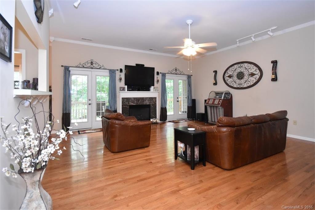 Grayrock Shoals - Residential