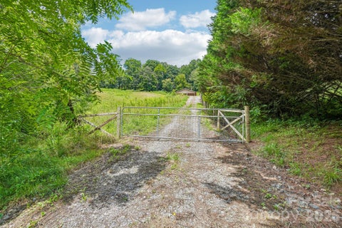 Photo of 50 Glance Cove Road, Clyde, NC 28721 (MLS # 4412631)