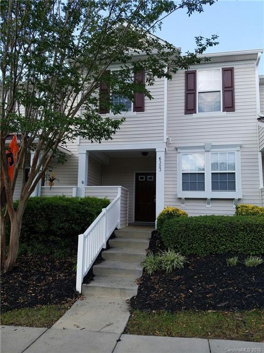 Townhome with lots of natural light. Fresh coat of neutral paint and BRAND NEW stainless steel appliances! This discounted rental rate subject to extended lease term.