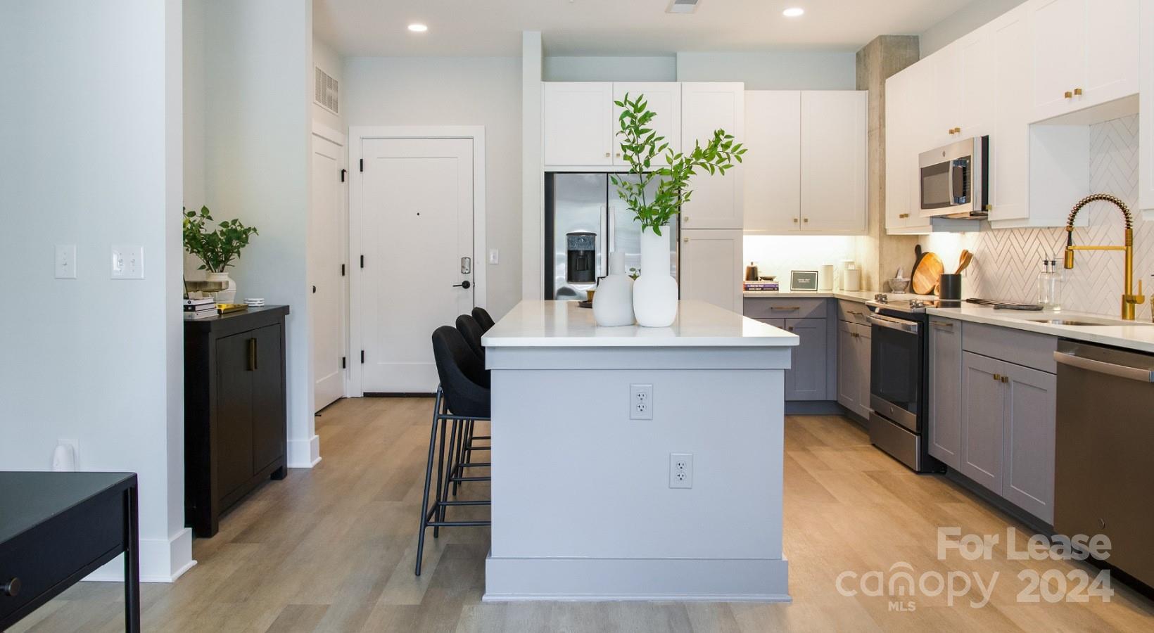 Charlotte, North Carolina 28217, United States, 1 Bedroom Bedrooms, ,1 BathroomBathrooms,Residential,Active,40048