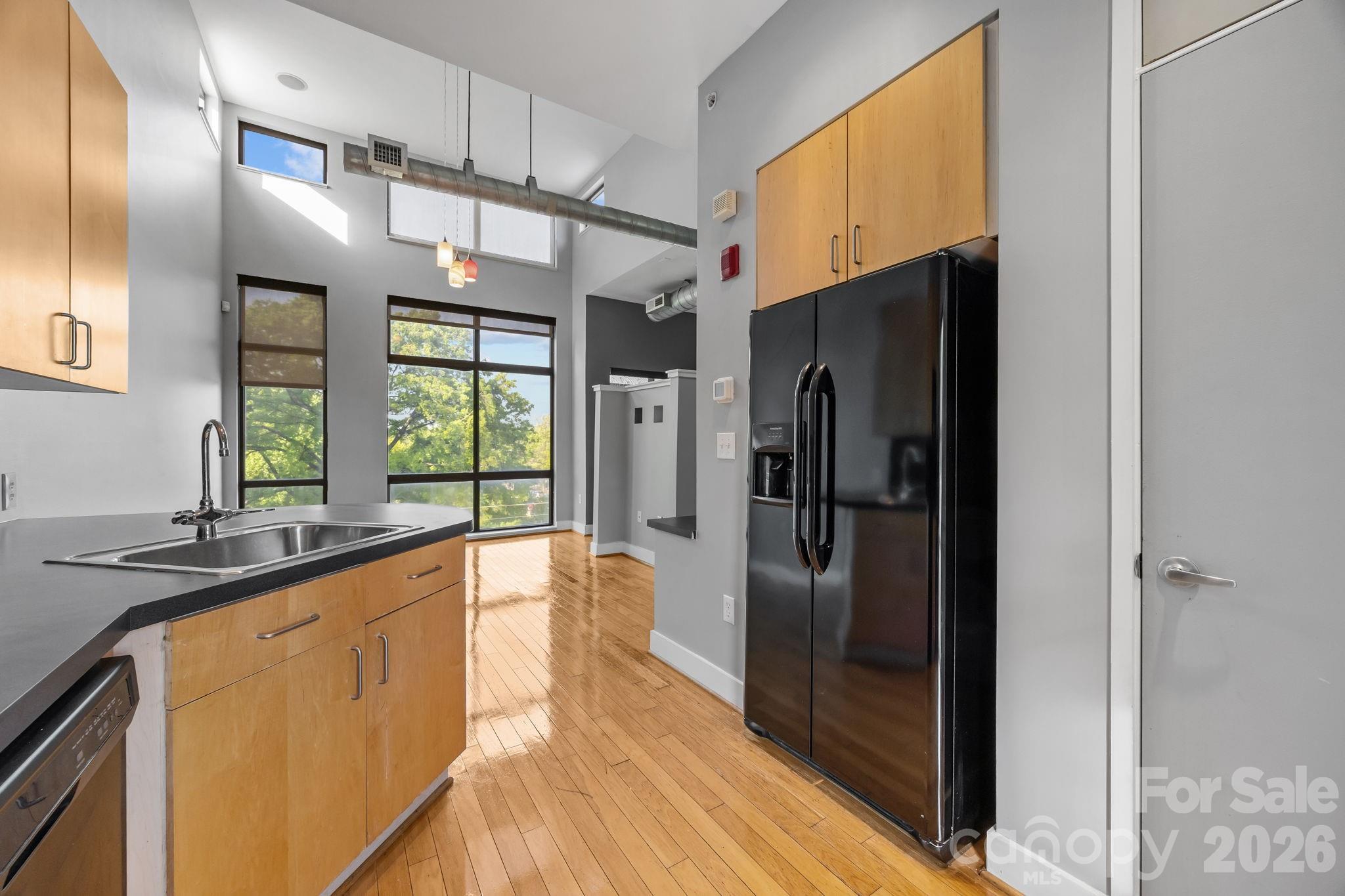 514 W 10th Street 403