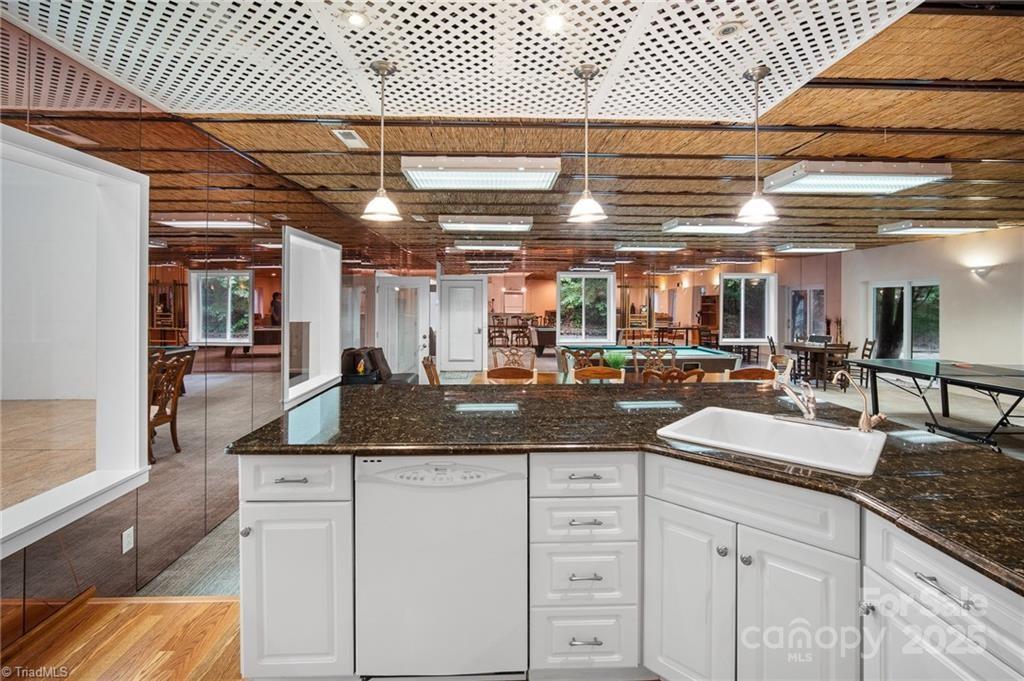 Old Mountain Harbor - Residential