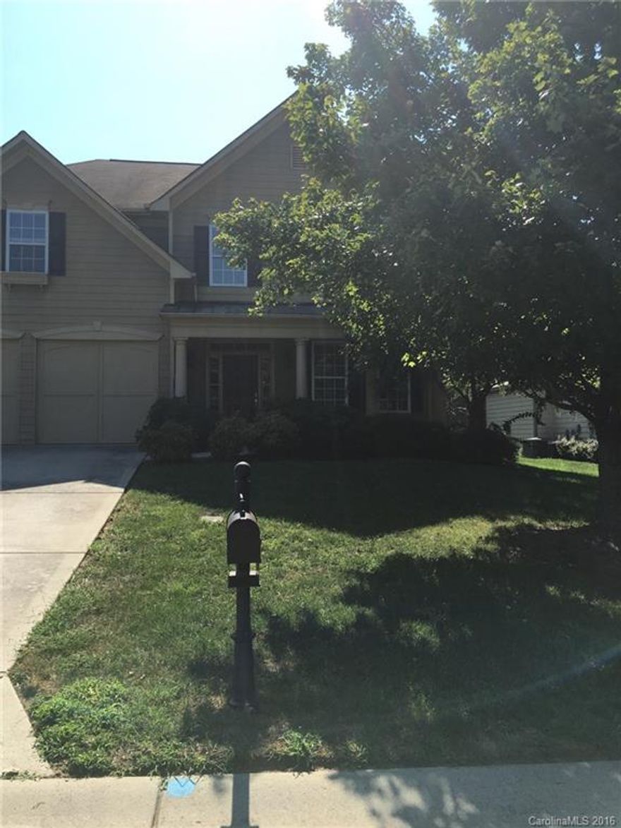 Open floorplan home with great space! Updated, fully equipped kitchen is open to the living room with a breakfast nook.  Master bedroom is downstairs with large bathroom.  Other bedrooms and bonus/loft are upstairs.  Two car garage.