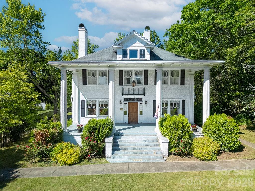 208 Probart Street