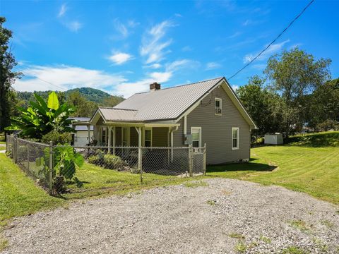 177 Dewey Avenue Canton NC 28716