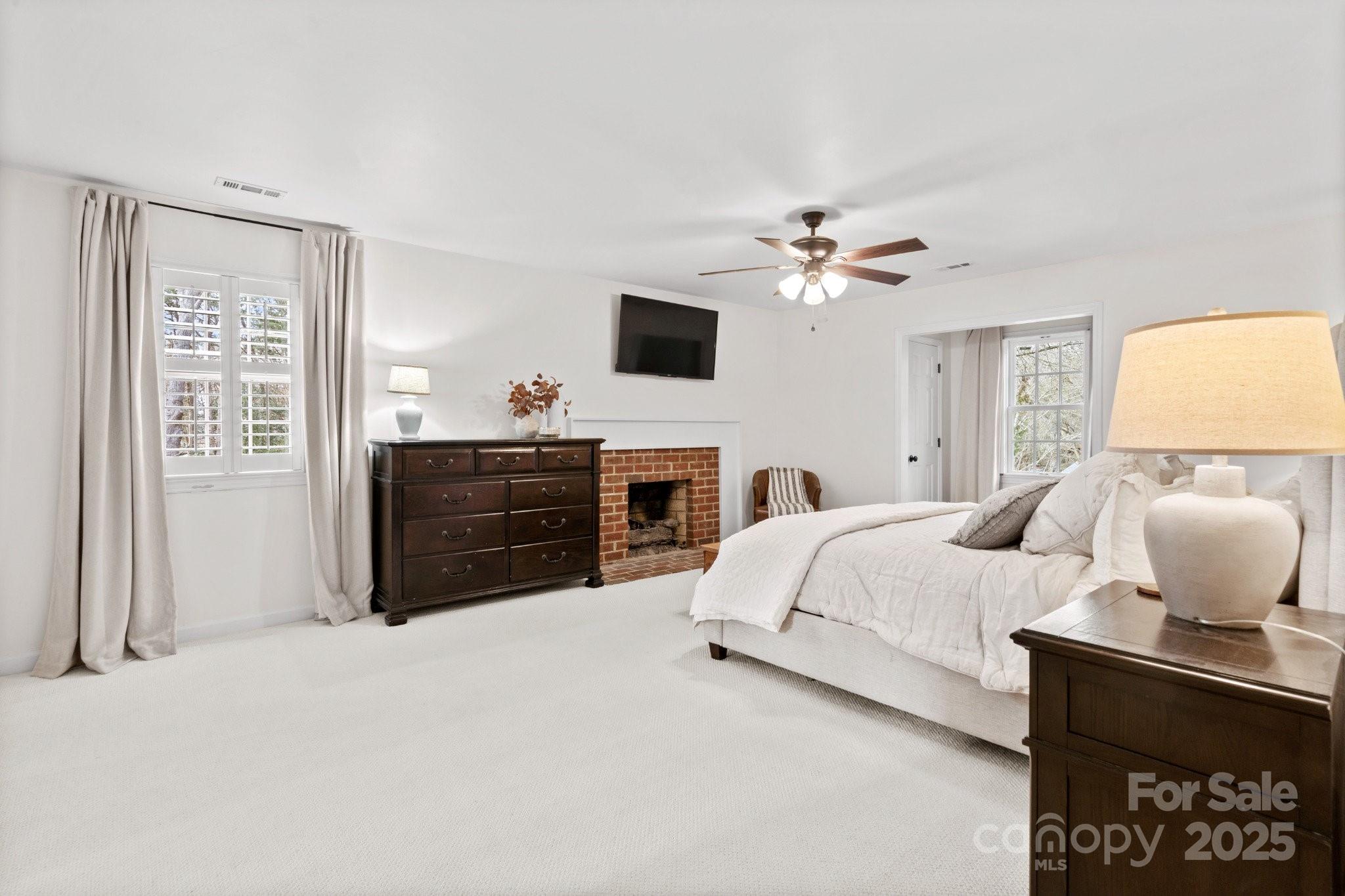 Five Knolls Estates - Residential
