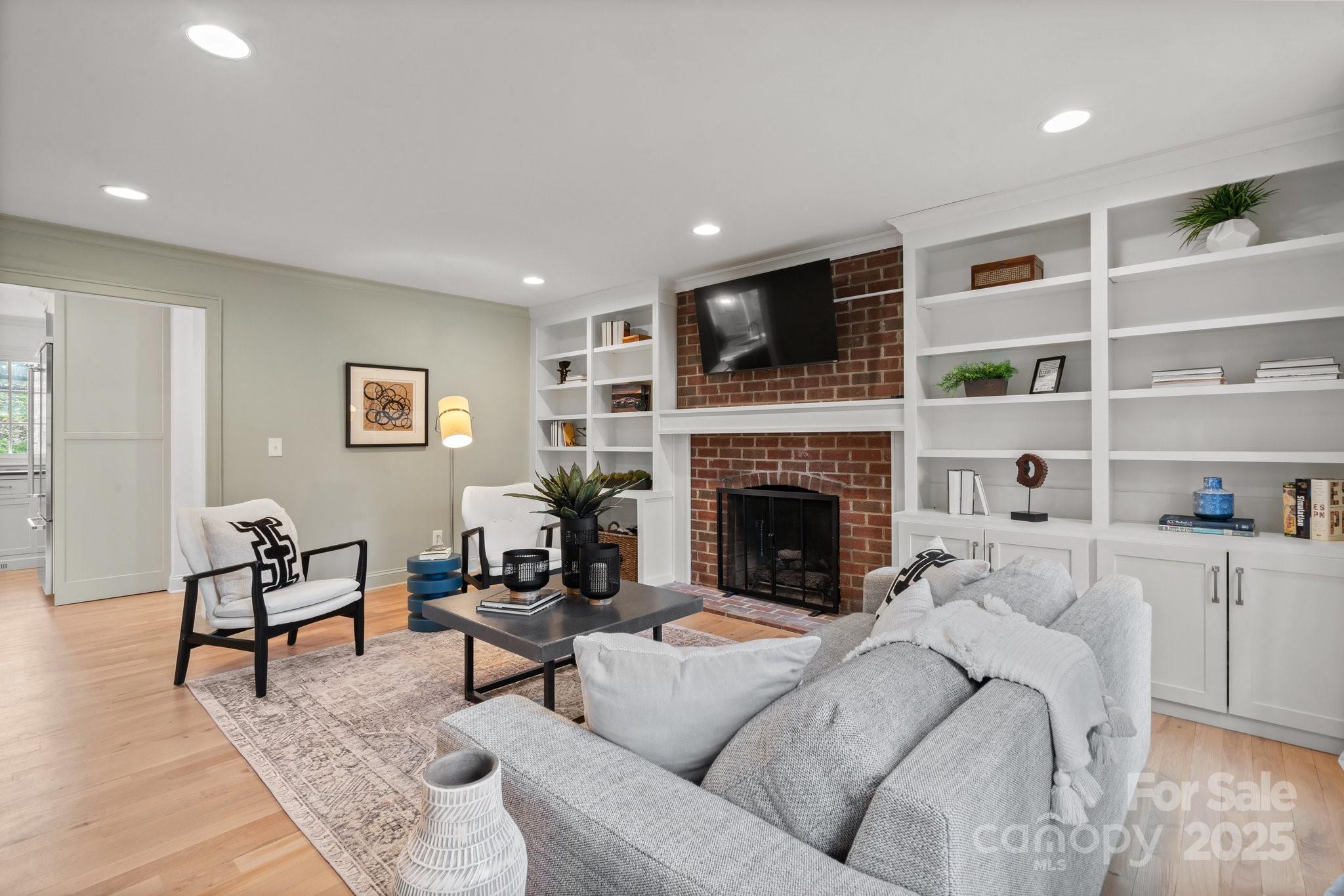 Five Knolls Estates - Residential