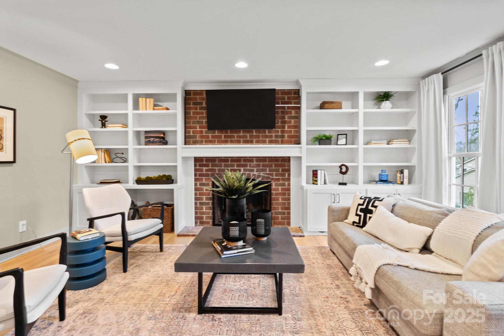 Five Knolls Estates - Residential