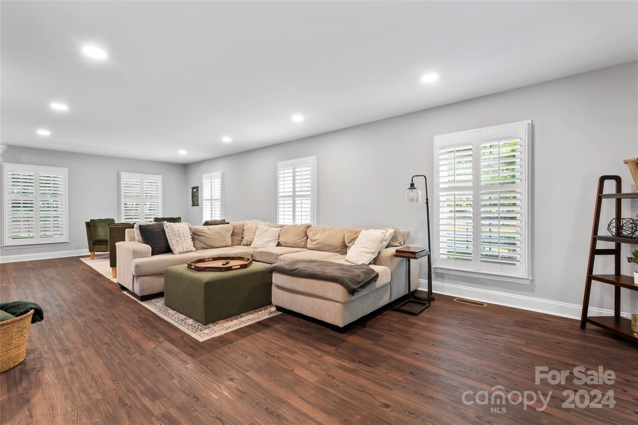 Black Horse Run - Residential