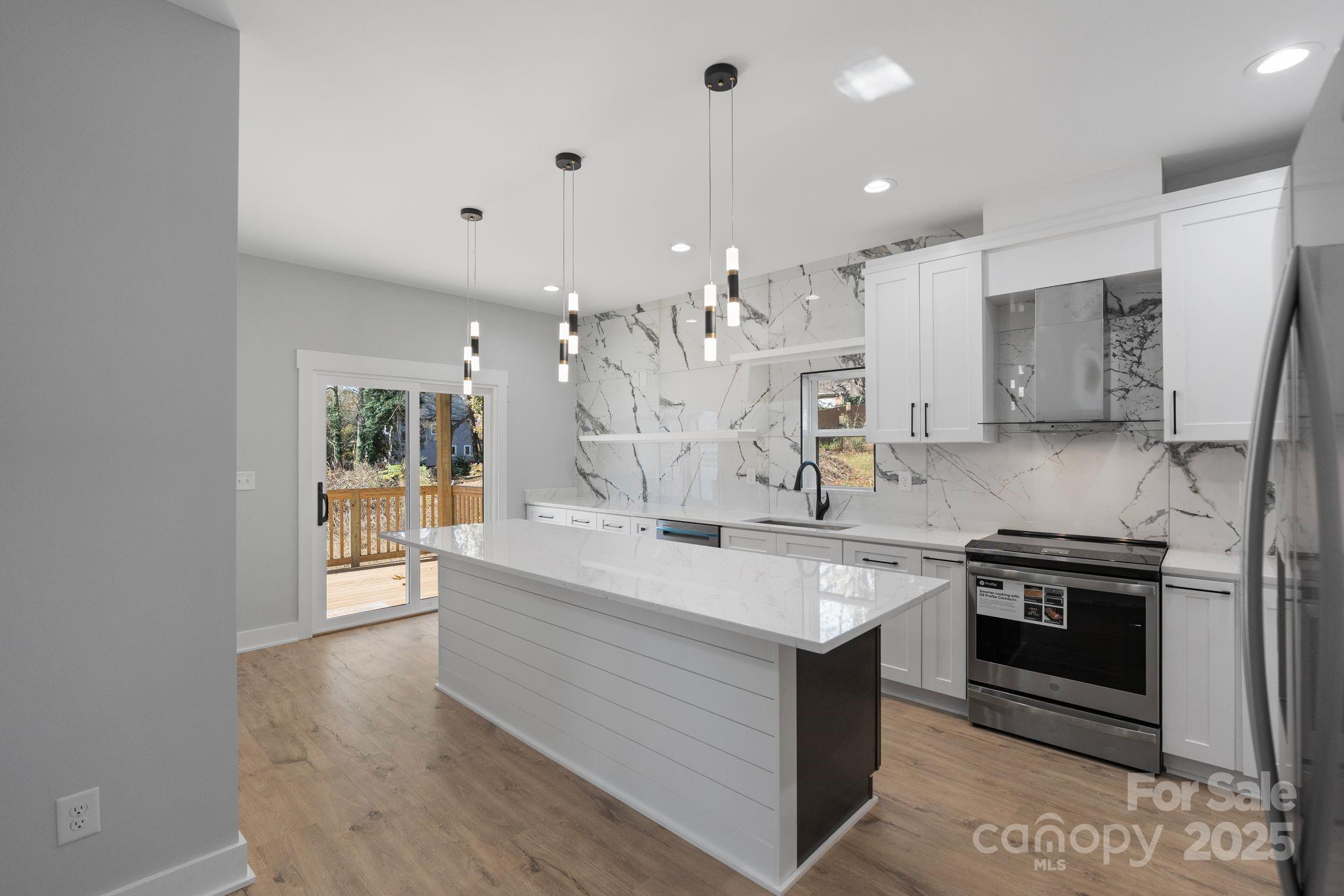 908 30th Avenue Drive NW