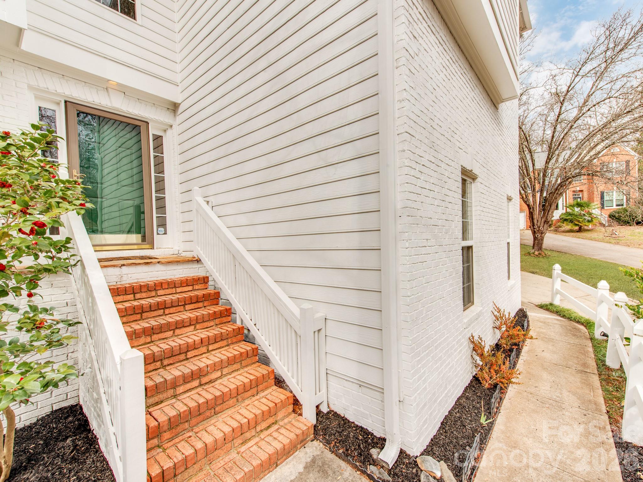 14204 Queens Carriage Place