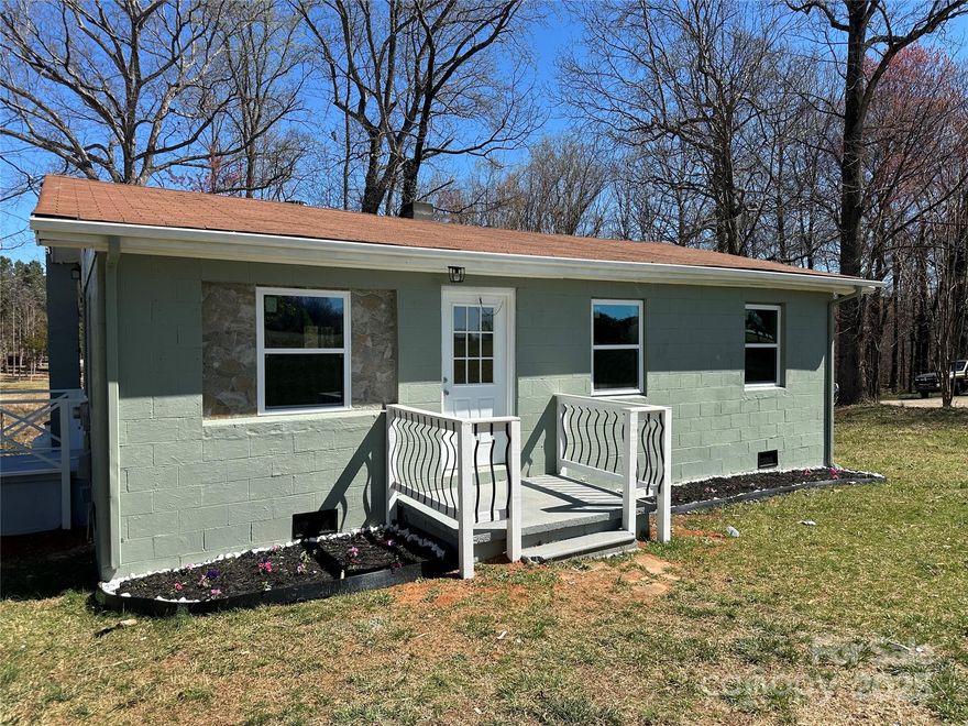 Fully Renovated Home | Modern Updates | Turnkey Ready


Welcome to 209 Brookview Rd in Statesville—an impressive fully remodeled home that blends modern style with everyday comfort. This move-in ready residence features brand-new flooring throughout, updated fixtures, and sleek, contemporary finishes from top to bottom.

Enjoy a bright and airy layout that flows seamlessly from room to room, ideal for both relaxing and entertaining. The updated kitchen and bathrooms bring a fresh, modern feel, while new lighting and hardware add a touch of sophistication.

Perfectly located in a quiet neighborhood with easy access to local shops, dining, and highways, this home offers both convenience and peace of mind. Whether you’re a first-time buyer or seeking a stylish upgrade, 209 Brookview Rd is the one.