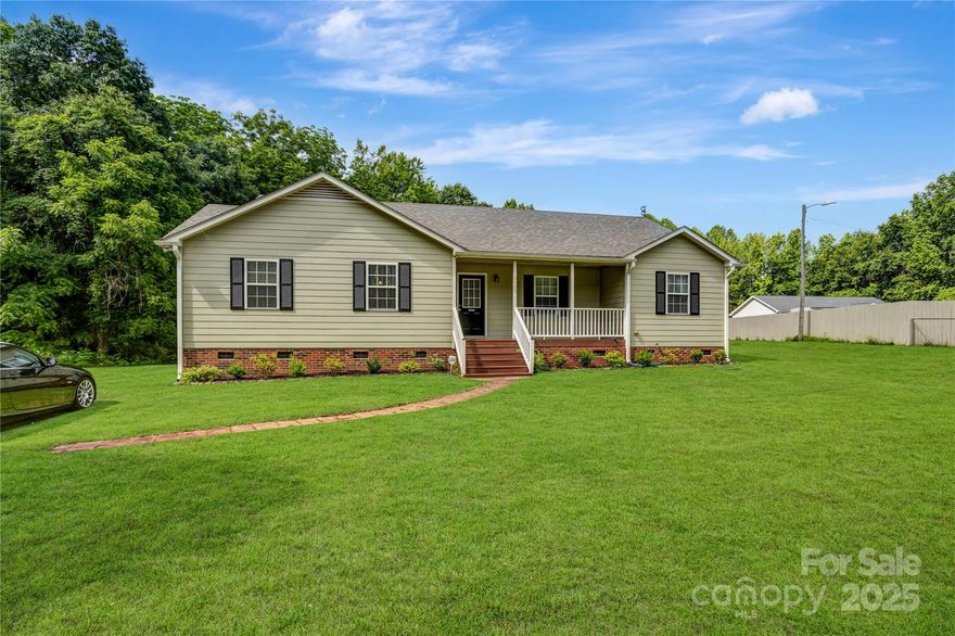Welcome home to 3125 Leonard Dr. in Gastonia. This 3 bedroom, 2 bath ranch also offers an office/flex space and hardwood floors throughout the home. A new roof and water heater were both installed in 2023. Close to great shopping in the heart of Gastonia, the quaint towns of Cramerton and Belmont, and also I-85. Just over 1.5 acres with no HOA makes this a great opportunity to make this property your own!  The backyard offers a fenced in area with a storage shed. Don't overlook this home, its great location makes it a must see!