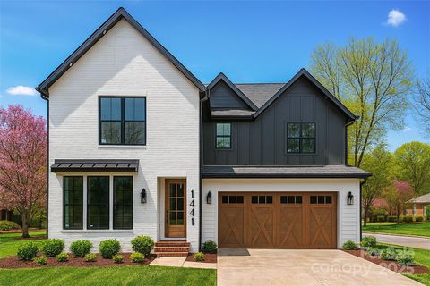 Photo of 1641 Longfellow Street, Charlotte, NC 28205 (MLS # 4327839)