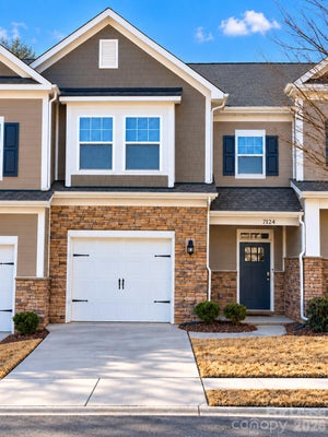 7124 HARRIS BAY RD, CHARLOTTE, NC 28269 - Image 978db770b8cf84bbd9c35d37c0ebd3b7/1810073634