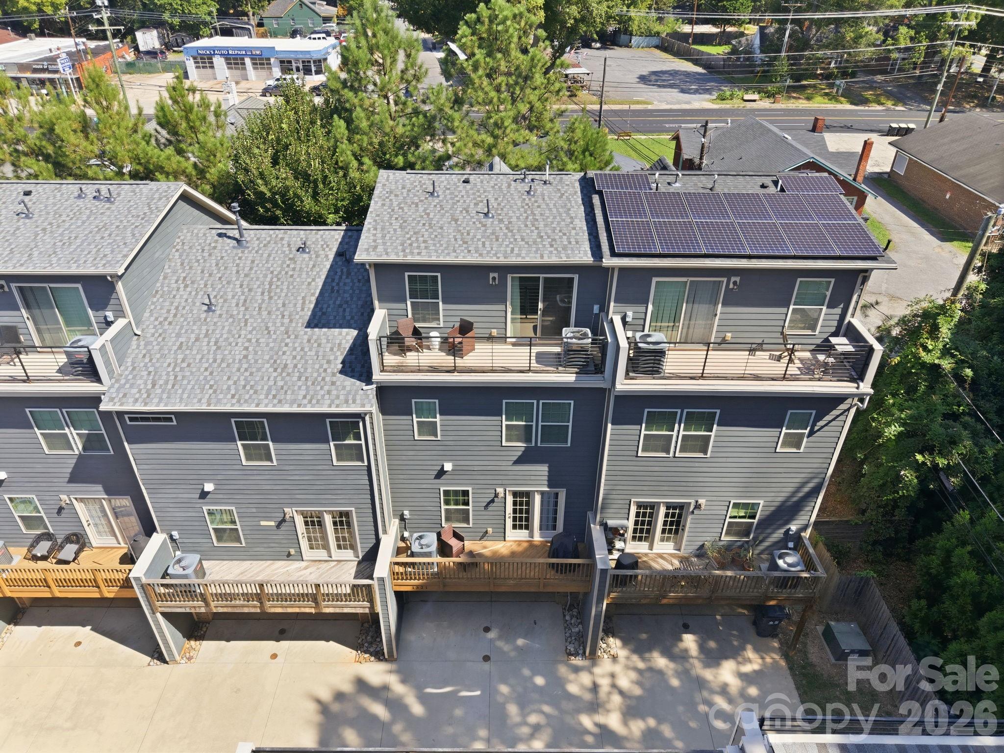 1321 Queen Lyon Court