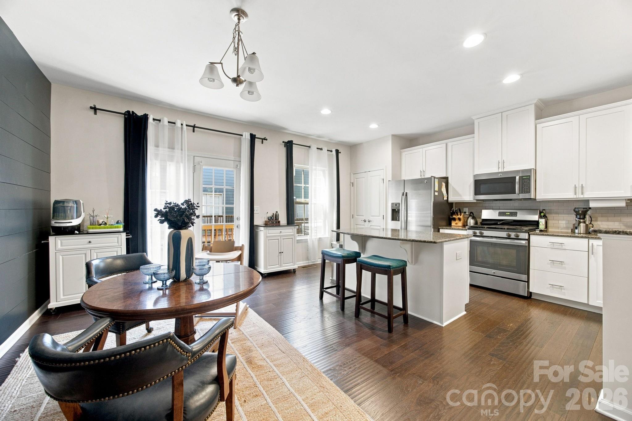 1321 Queen Lyon Court
