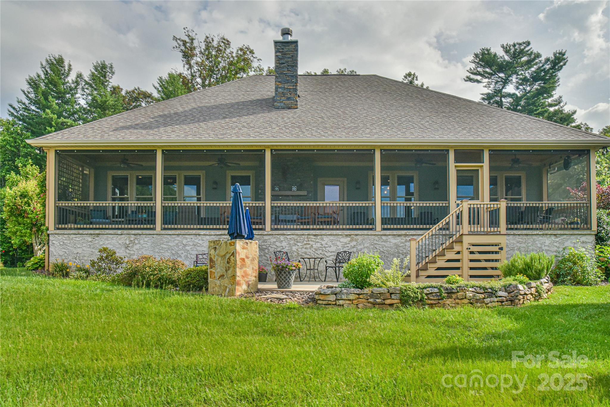 35 Dreambird Drive
