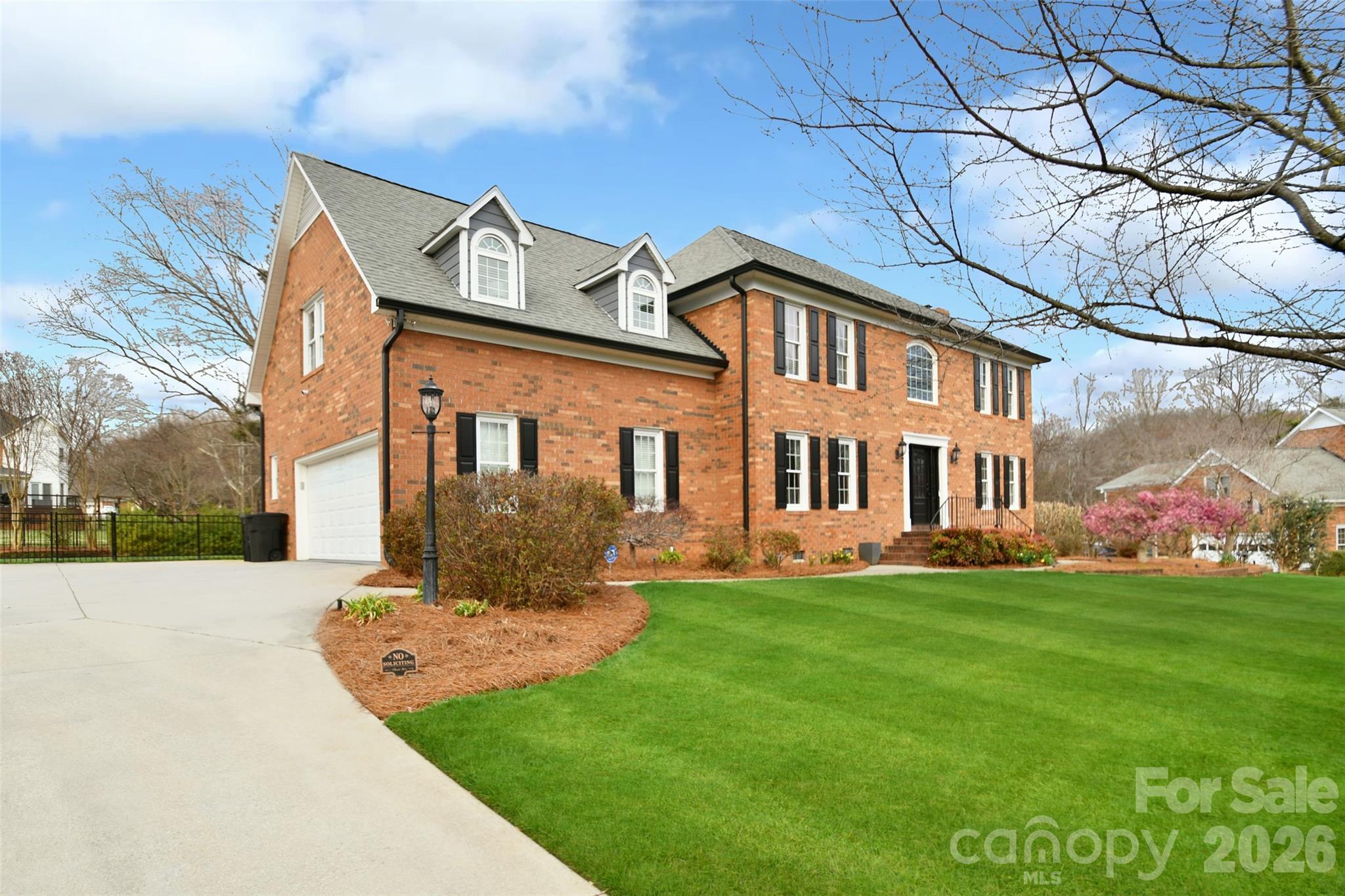 1398 Chalmers Court NW