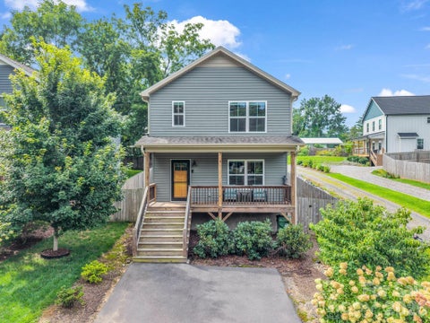 Photo of 27 Busbee View Road, Asheville, NC 28803 (MLS # 4413713)