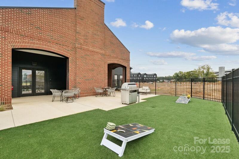 Charlotte, North Carolina 28213, United States, 3 Bedrooms Bedrooms, ,4 BathroomsBathrooms,Residential,Active,229725