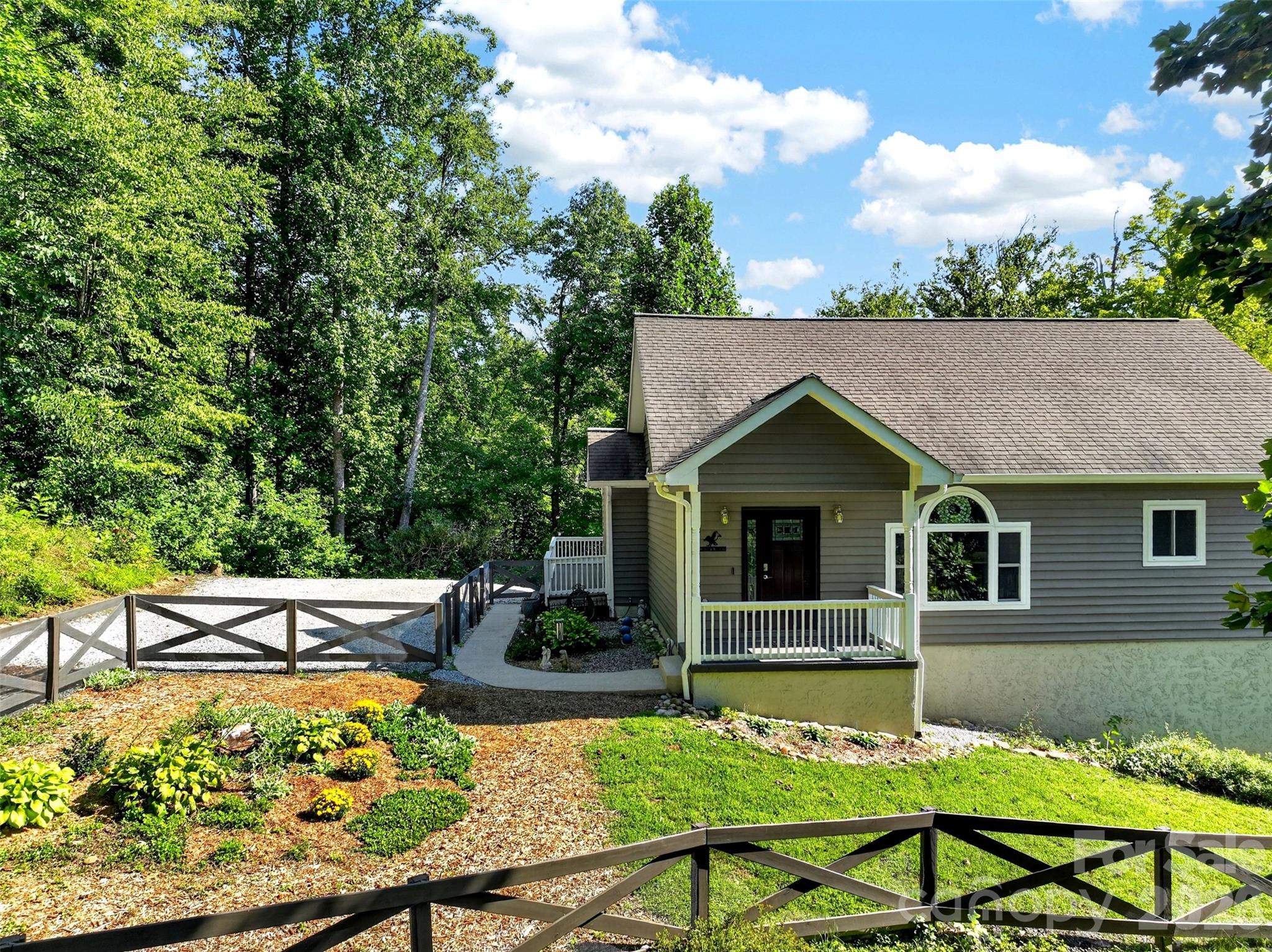767 Hunnicut Mountain Road