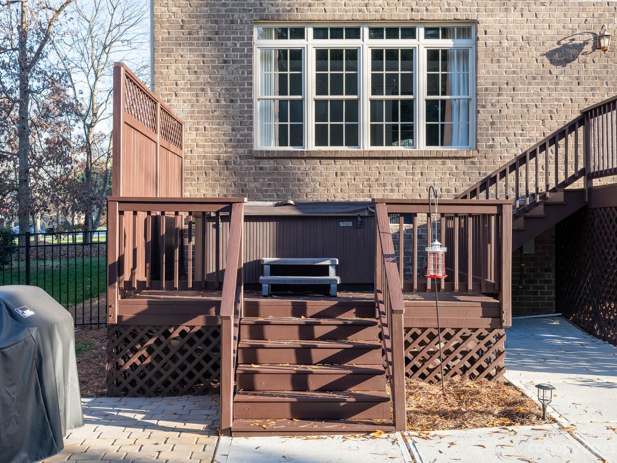 Treetops At Cowans Ford - Residential