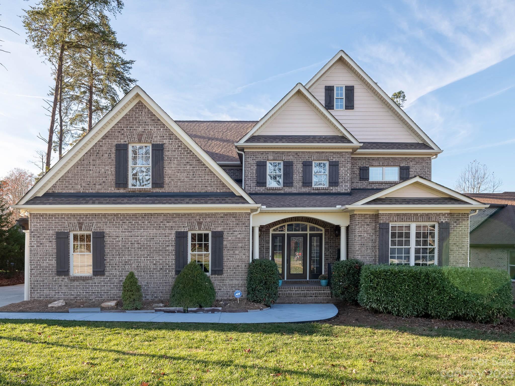 Treetops At Cowans Ford - Residential