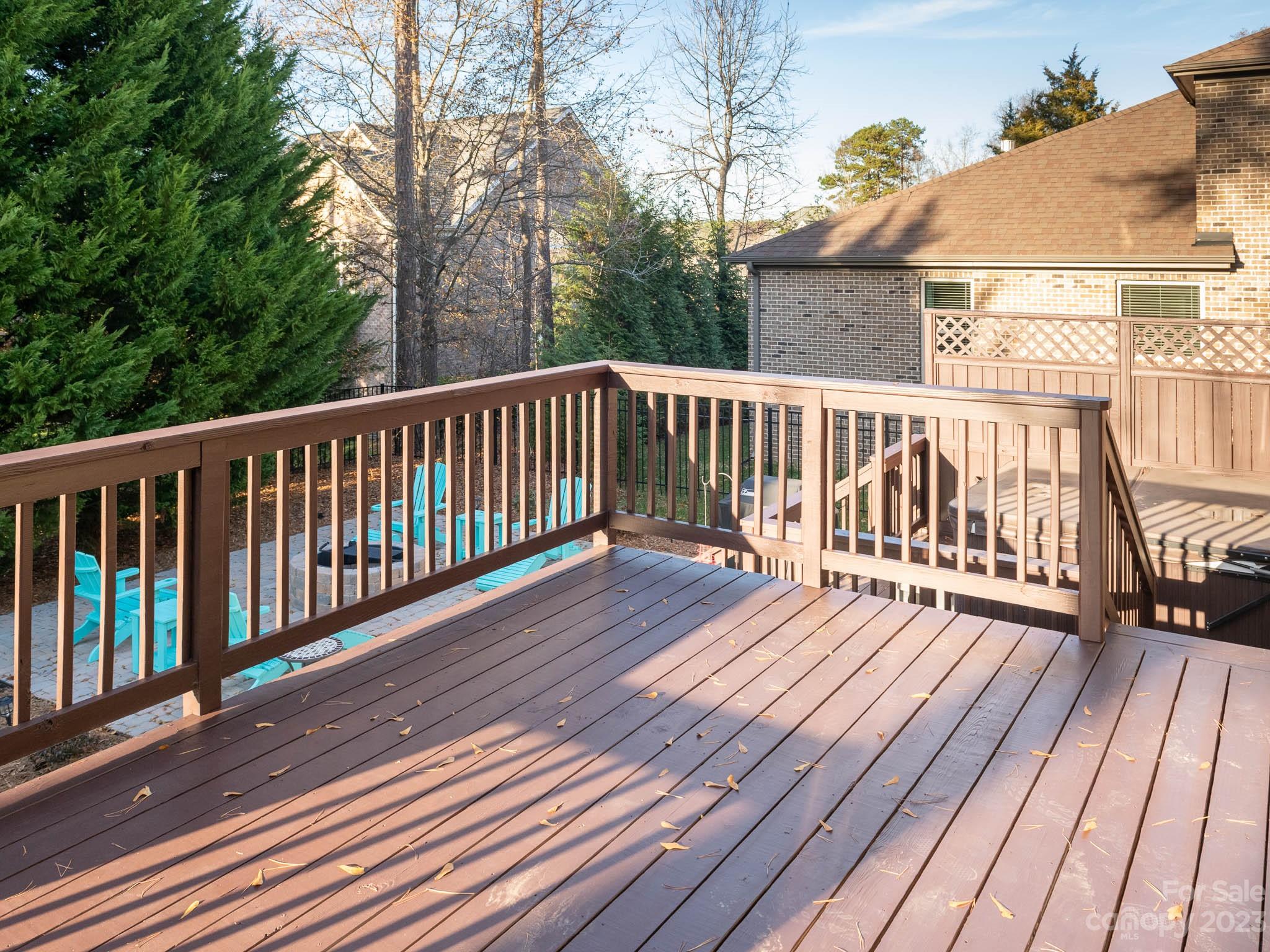 Treetops At Cowans Ford - Residential