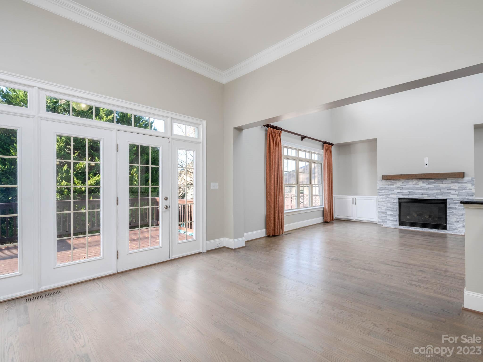 Treetops At Cowans Ford - Residential