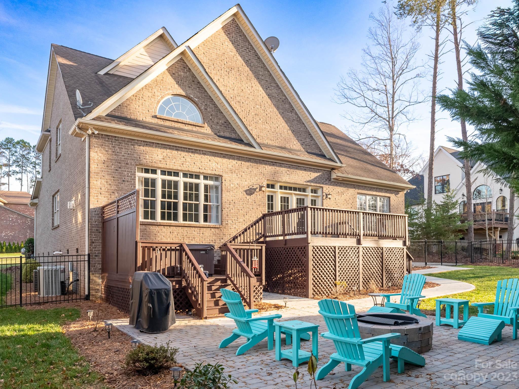 Treetops At Cowans Ford - Residential