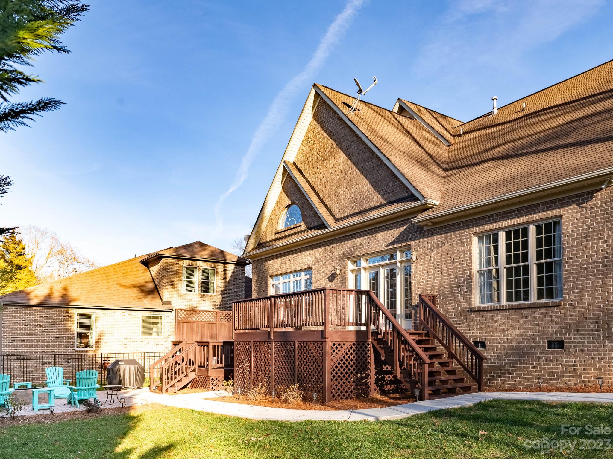 Treetops At Cowans Ford - Residential