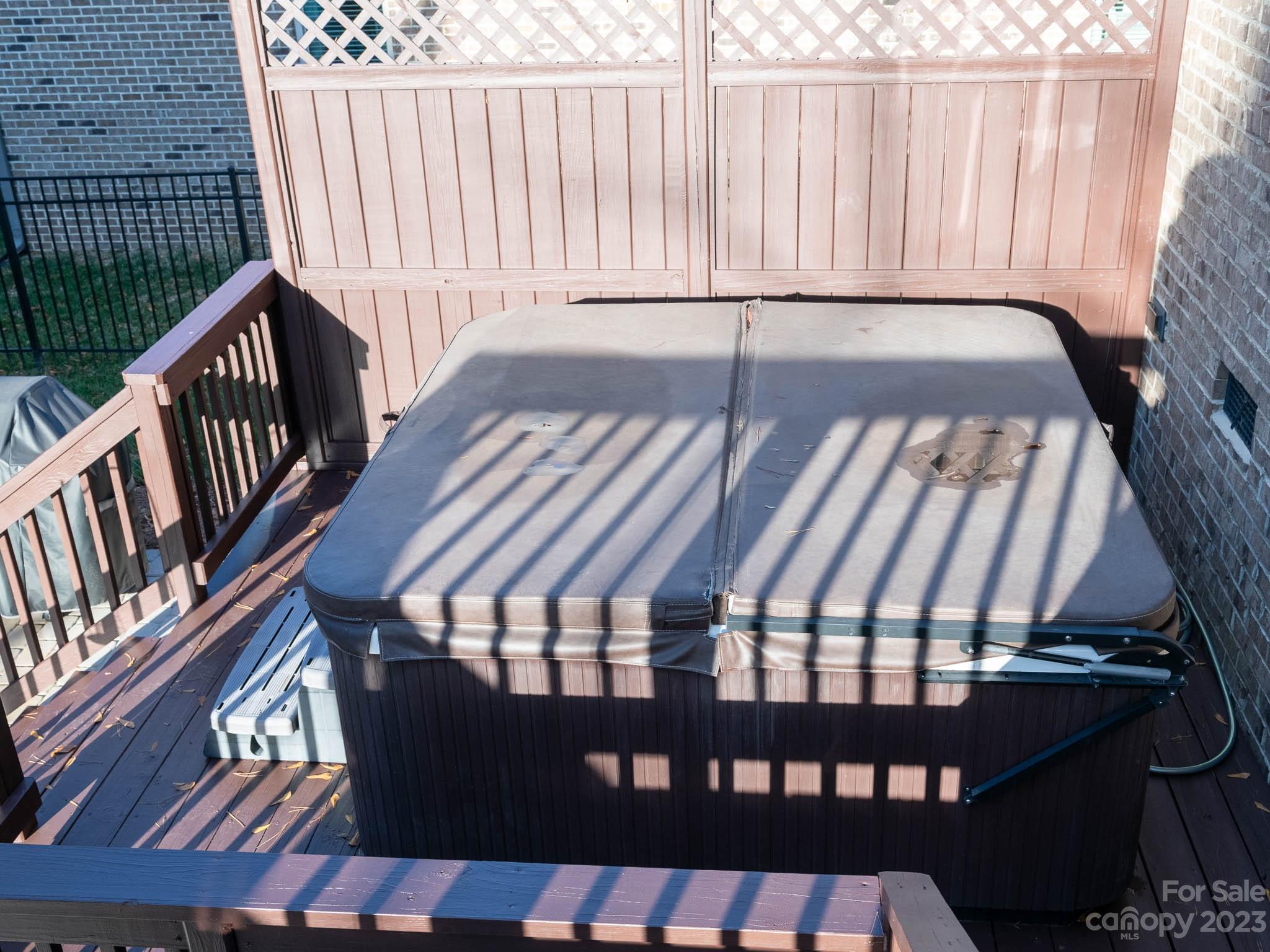 Treetops At Cowans Ford - Residential