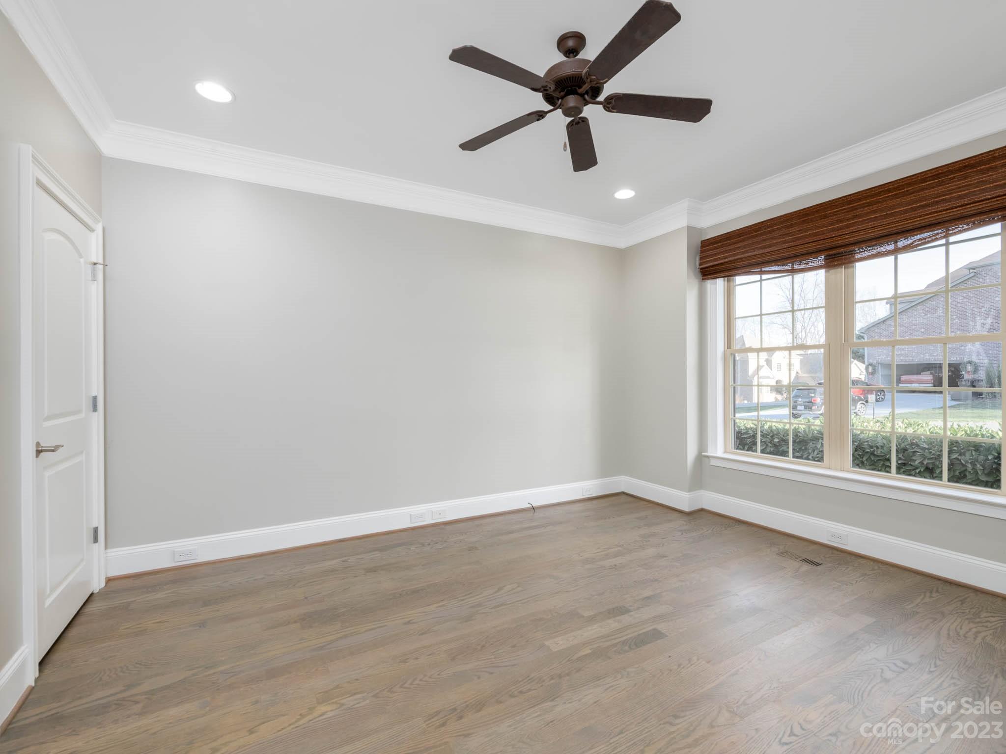 Treetops At Cowans Ford - Residential