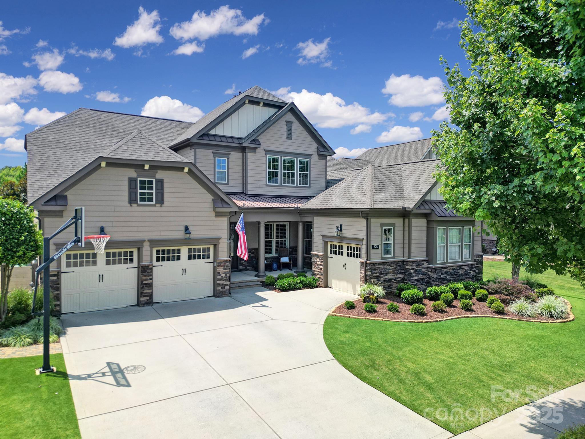 325 Newington Court