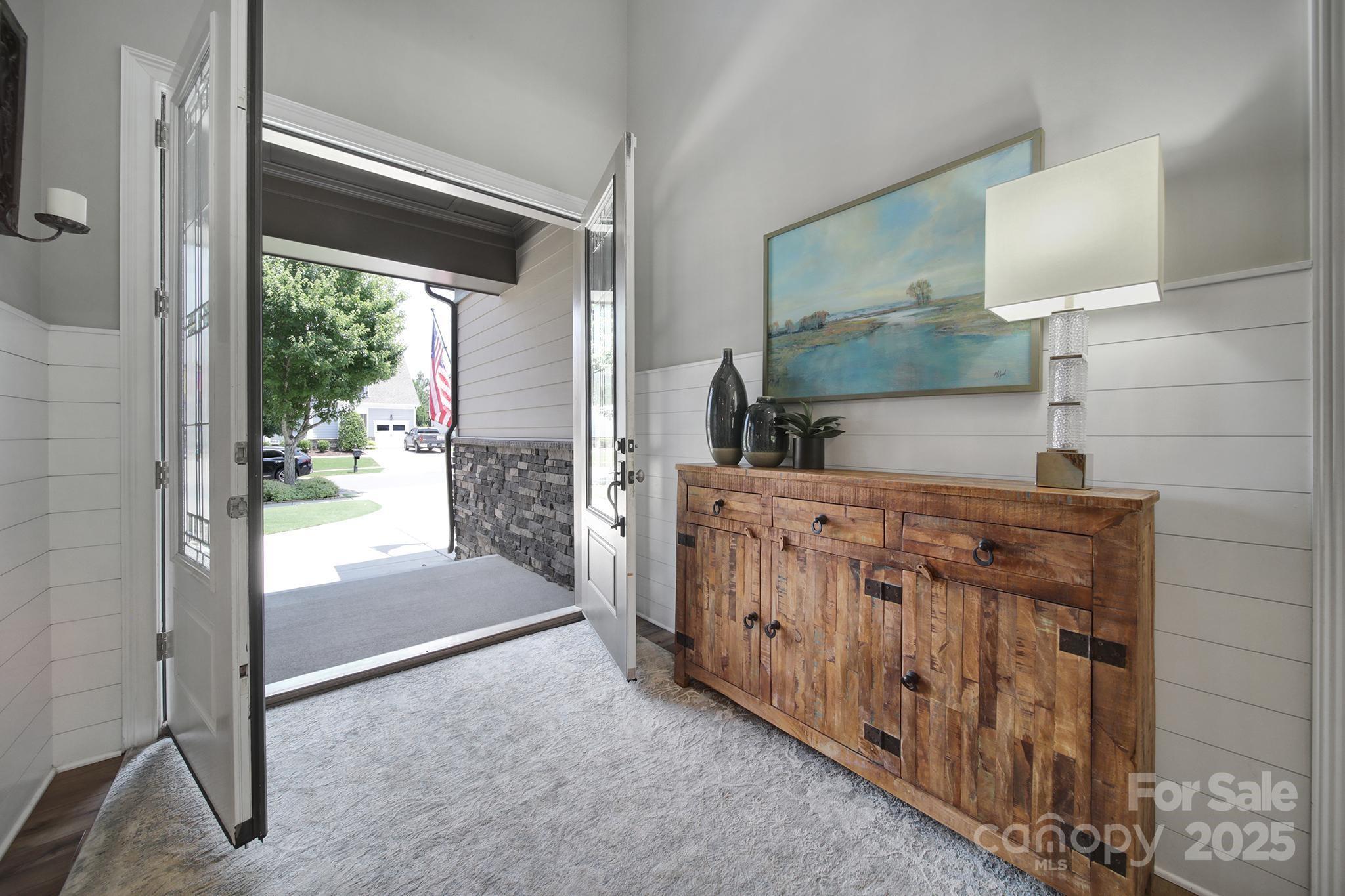 325 Newington Court