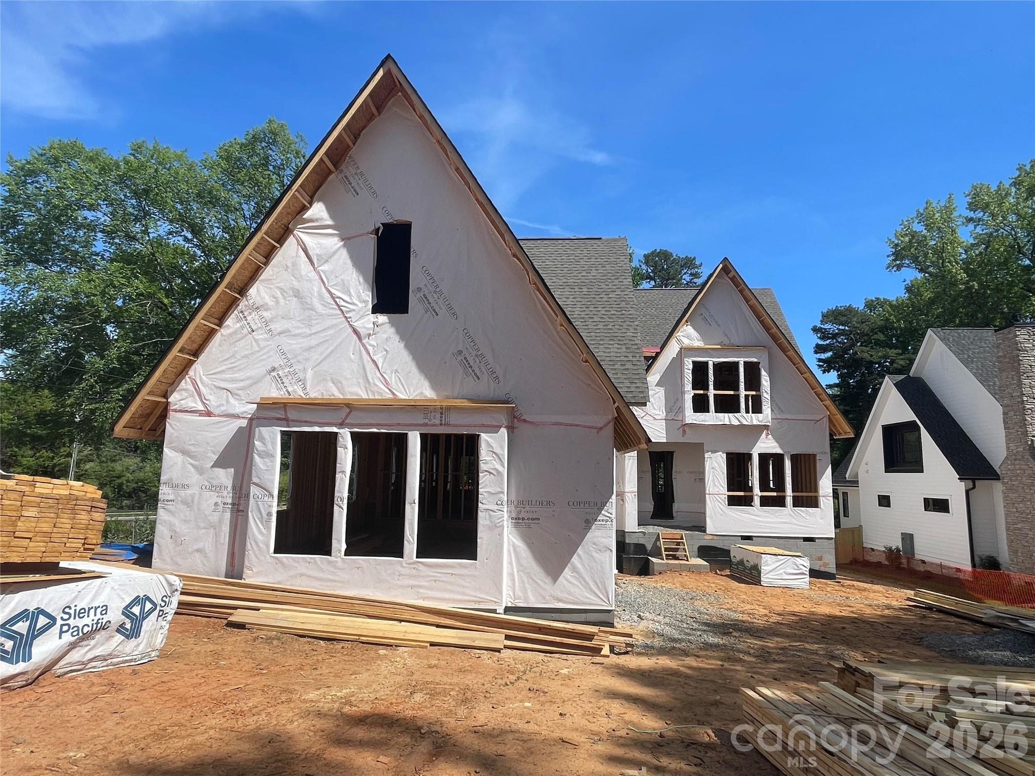 1205 Meadowood Lane