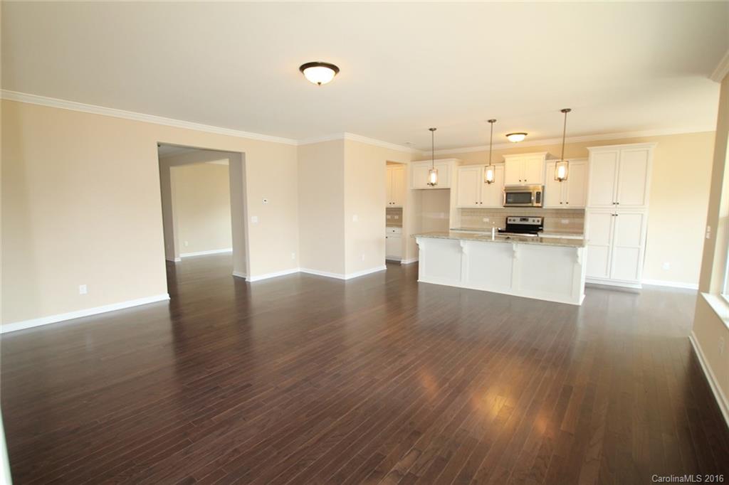 Ellis Pond - Residential