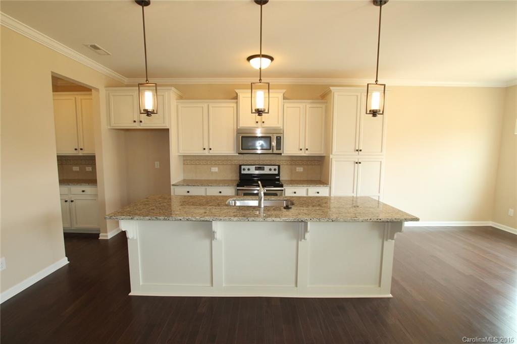 Ellis Pond - Residential