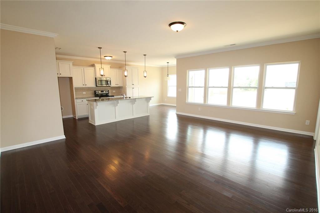 Ellis Pond - Residential