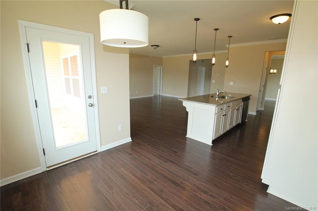 Ellis Pond - Residential