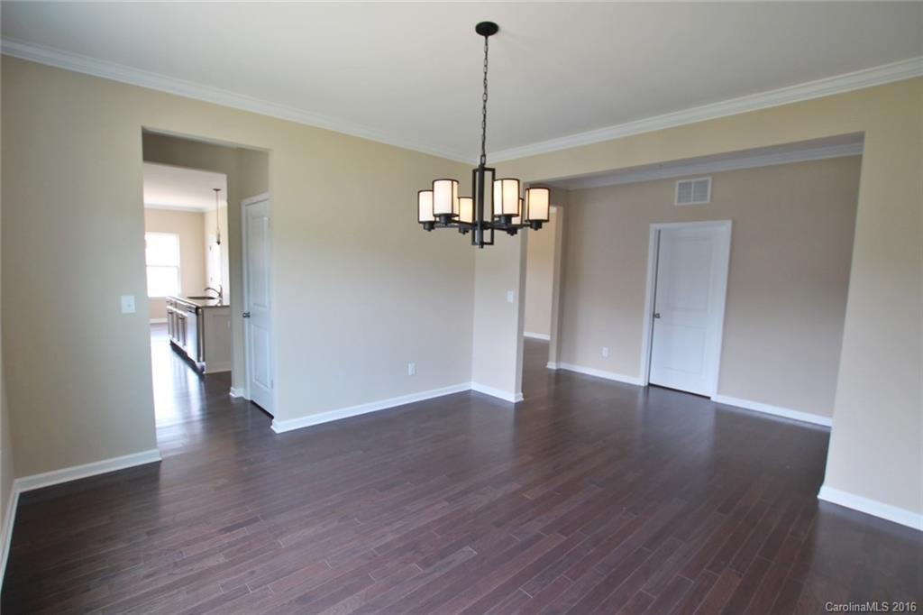 Ellis Pond - Residential