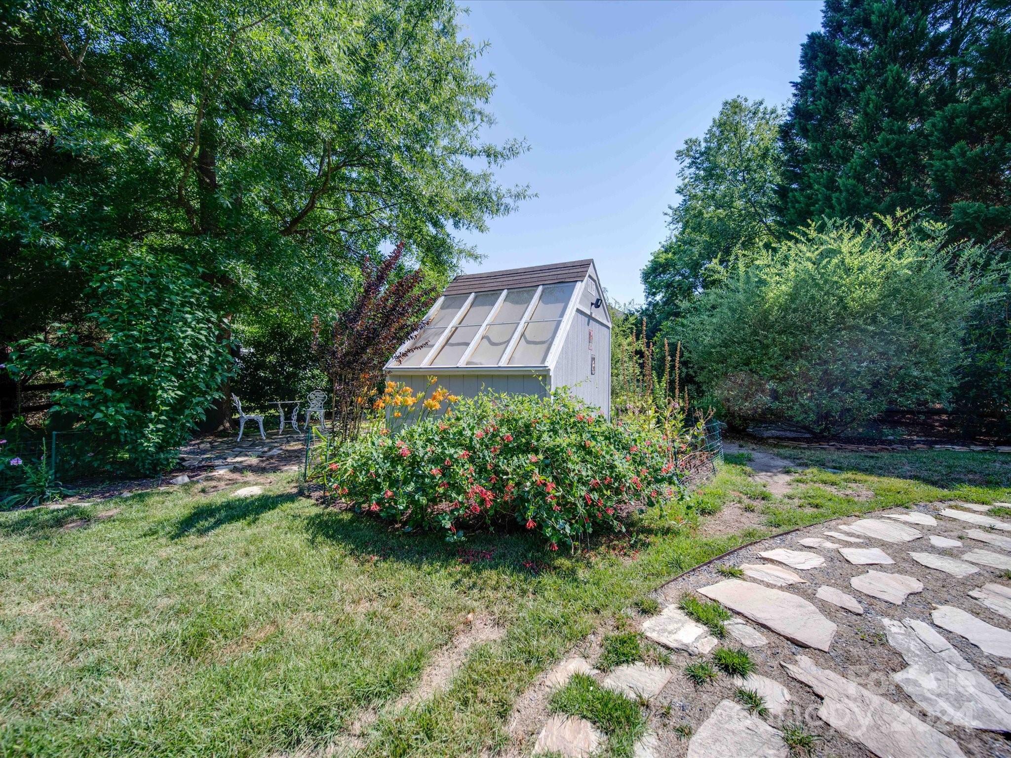 Lake Shore - Residential