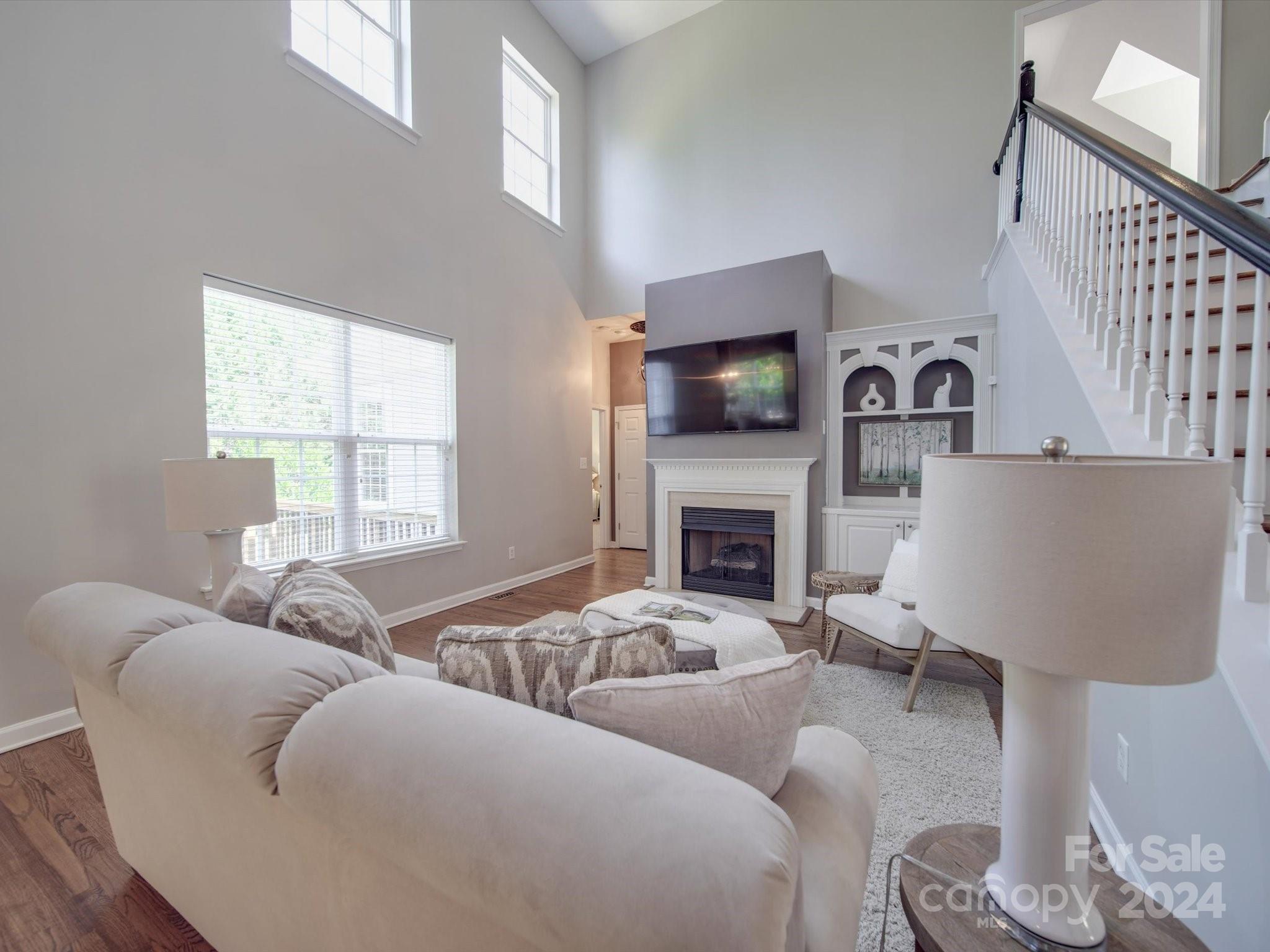 Lake Shore - Residential