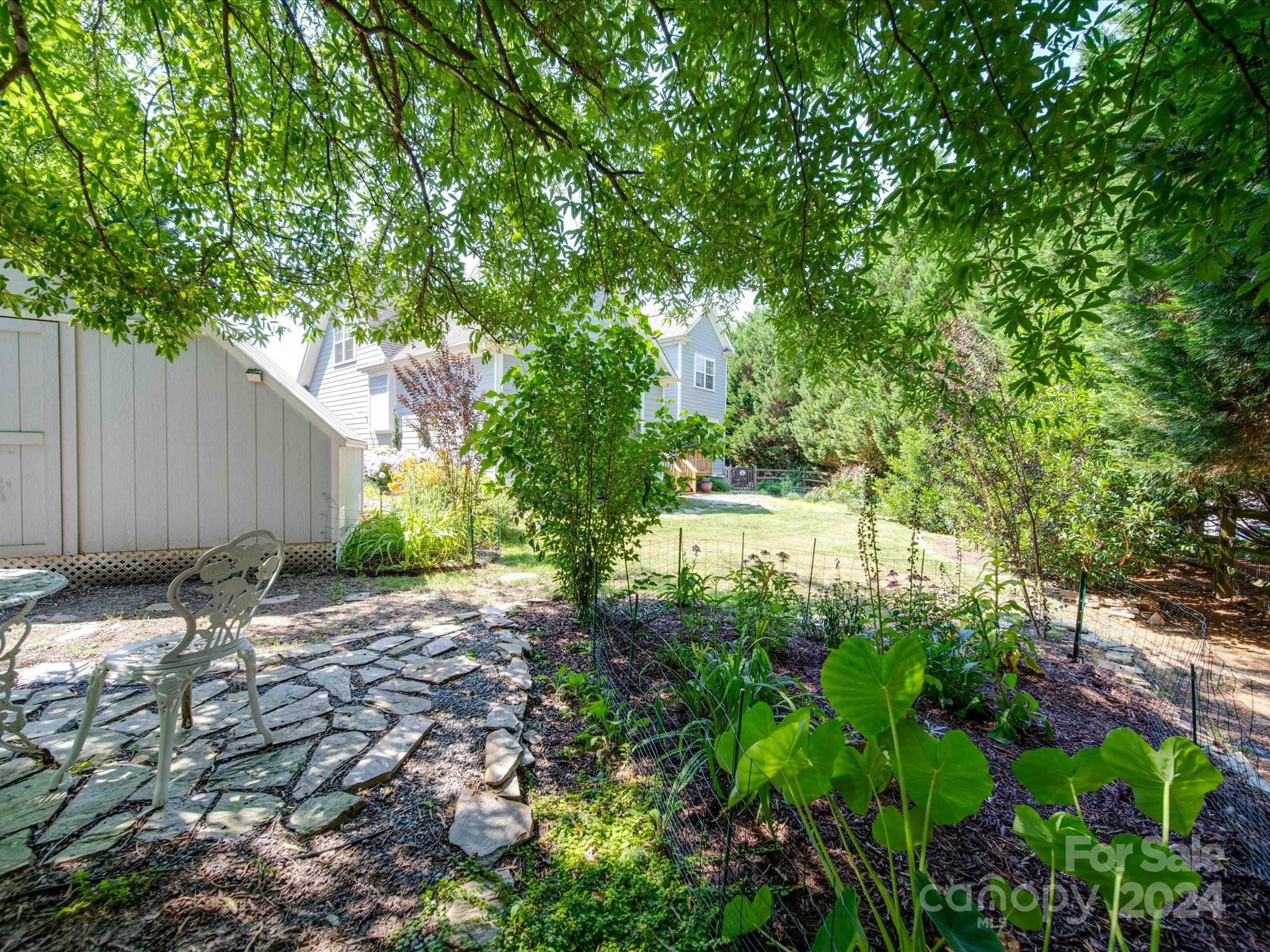 Lake Shore - Residential