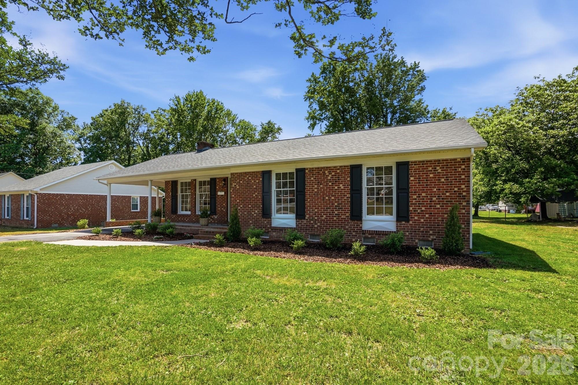 Photo 1 of 31 — 909 Evelyn Avenue, Kannapolis, NC 28083