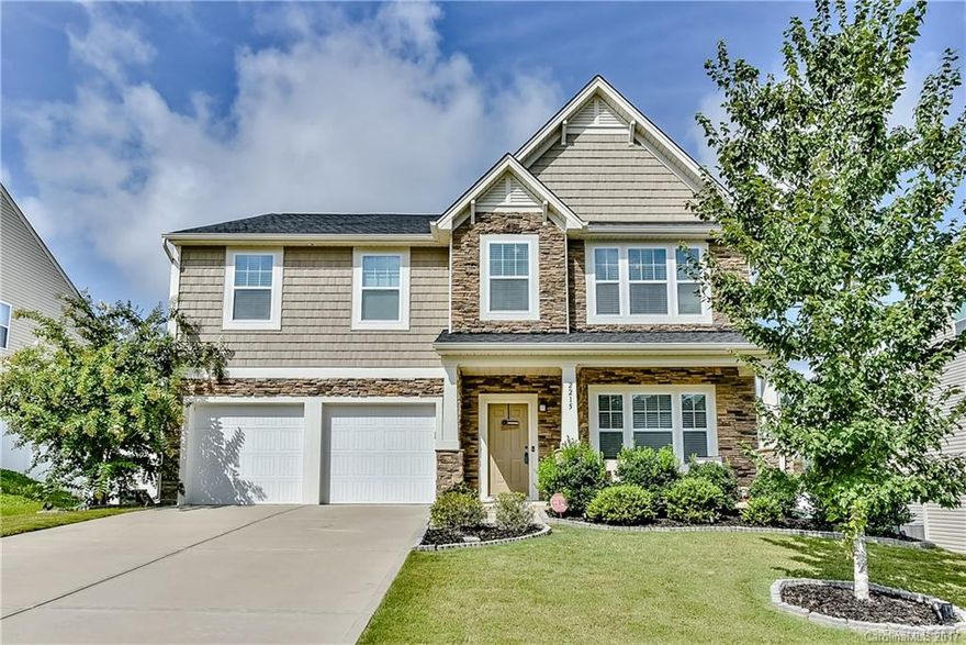 This beautiful 2 story home boasts 4 bedrooms with walk in closets, a den, and a bonus room!  Kitchen has a Butler's pantry, in addition to, a walk-in pantry along with SS appliances, and a great "eat at the counter" bar with Granite counter tops.  Desirable open floor plan.  The large Master bedroom includes a separate sitting area.  Backyard has a gorgeous white, low maintenance, vinyl fence.  You won't be disappointed!