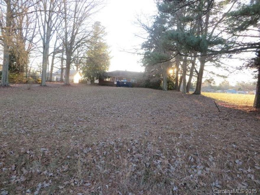 Over 1700 Square Feet of living space with 4 bedroom and 2 bath on almost 2 acre just North of Stanley and very convenient to Charlotte/Lincolnton/Gastonia Area. All info is based on tax info.  Priced below tax value.  Property is sold through the auction process.  Contact listing agent for details.