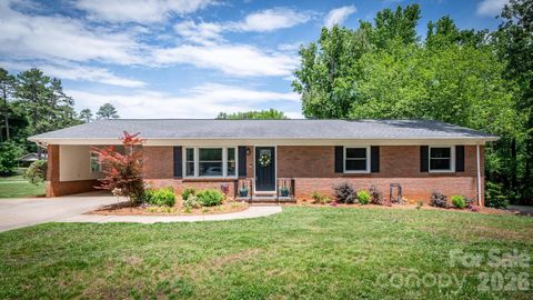 Photo of 3301 Windsor Place, Statesville, NC 28625 (MLS # 4373743)